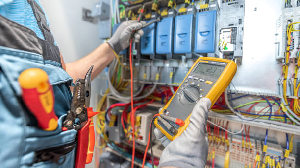 Best Local Electrician Companies  in New Hope, MN